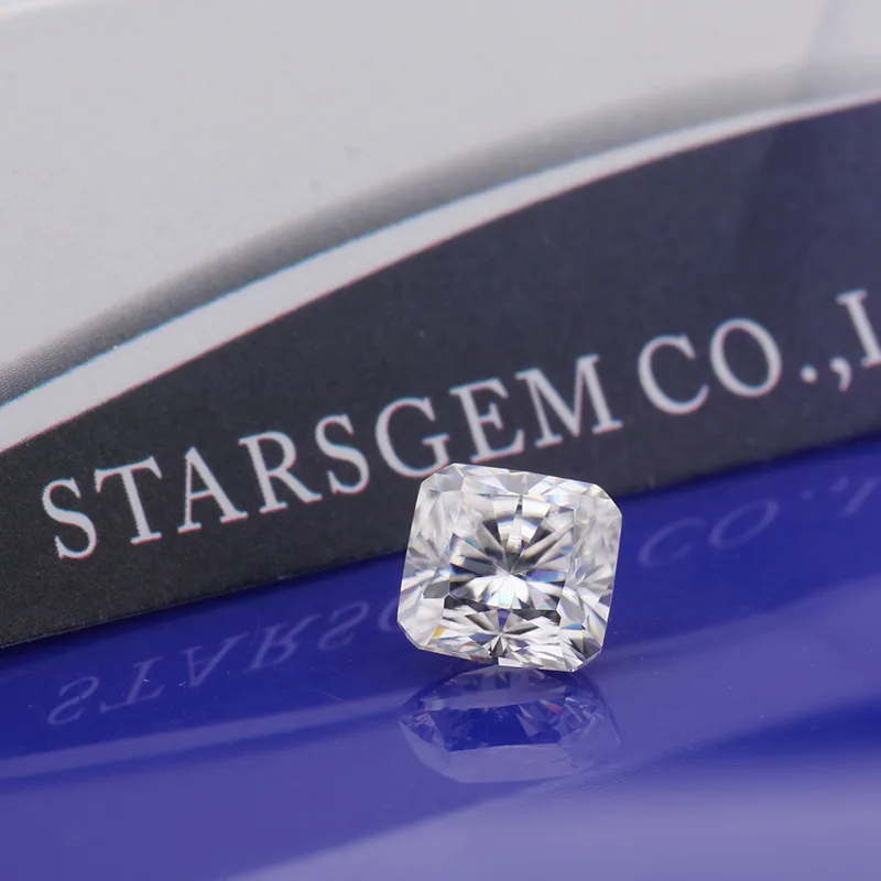 DEF Color Square Shape Radiant Cut Moissanite