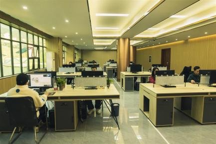 HOLYCOME factory workshop