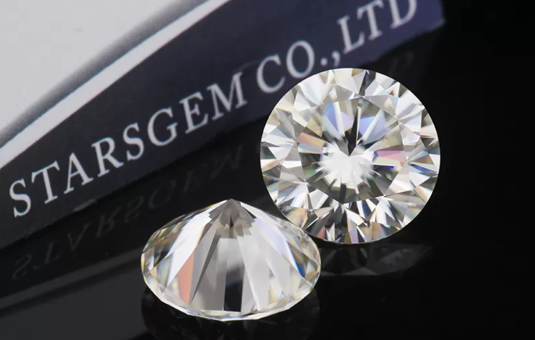 Brilliant vs. Crushed Ice Cut Moissanite